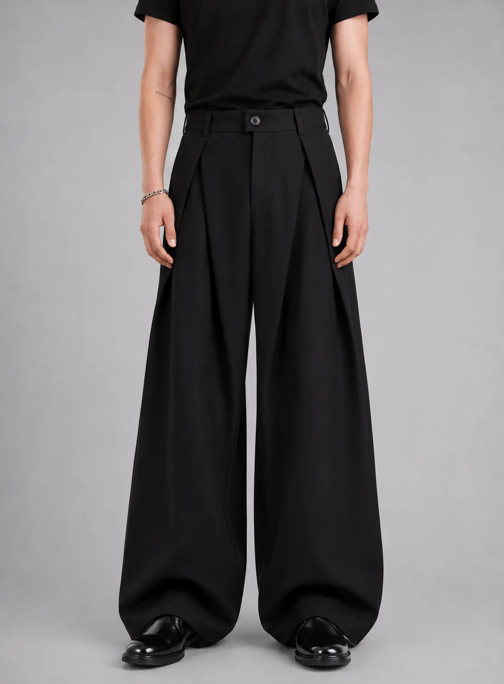 Wide-Leg Pleated Trousers (Pre-Launch)