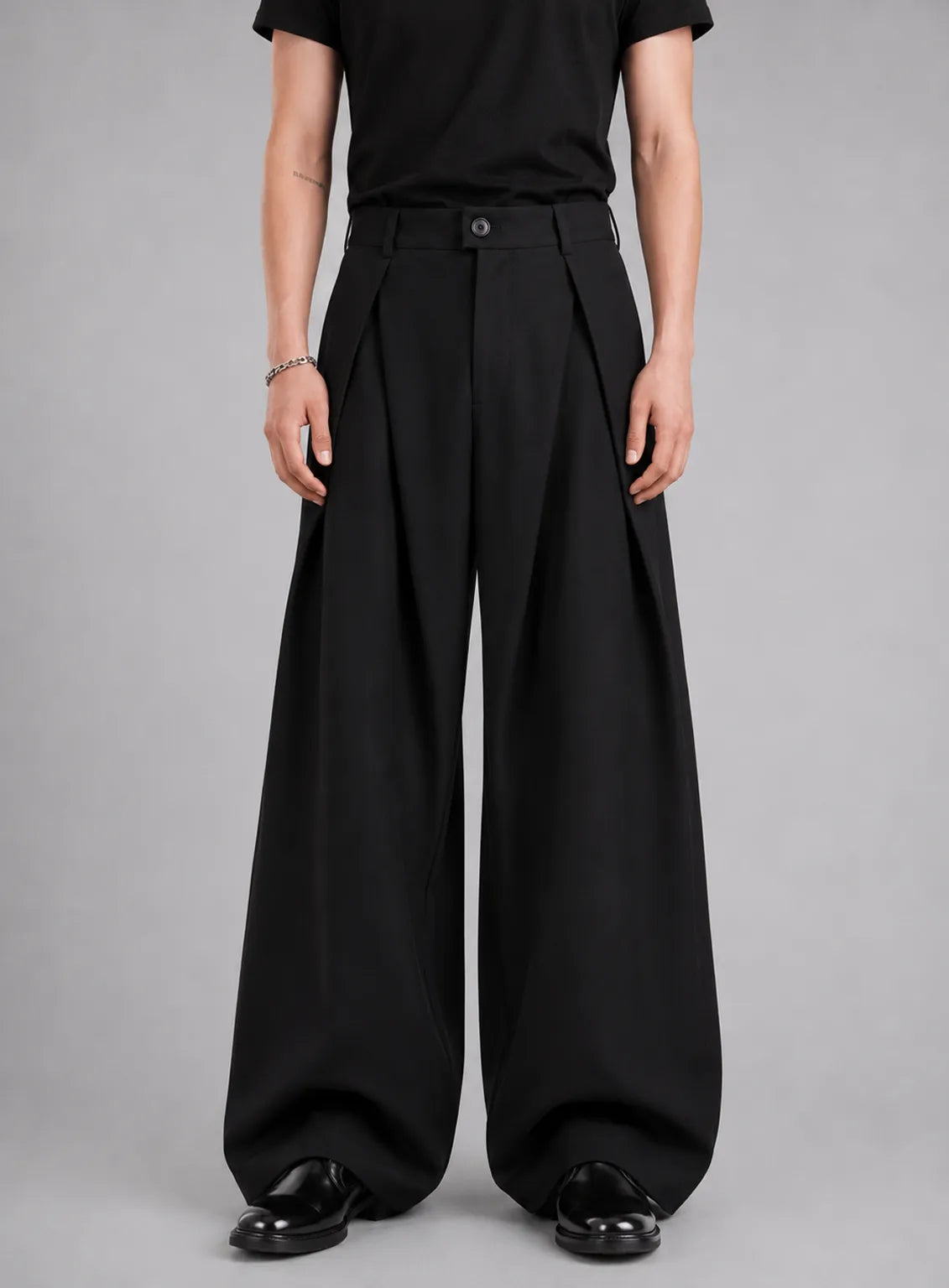 Wide-Leg Pleated Trousers (Pre-Launch)