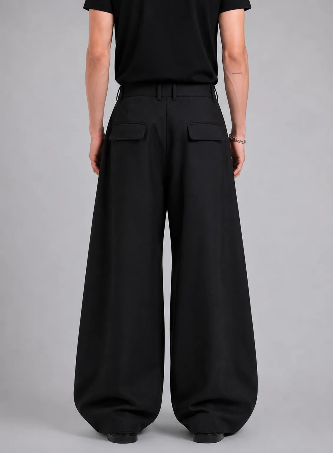 Wide-Leg Pleated Trousers (Pre-Launch)