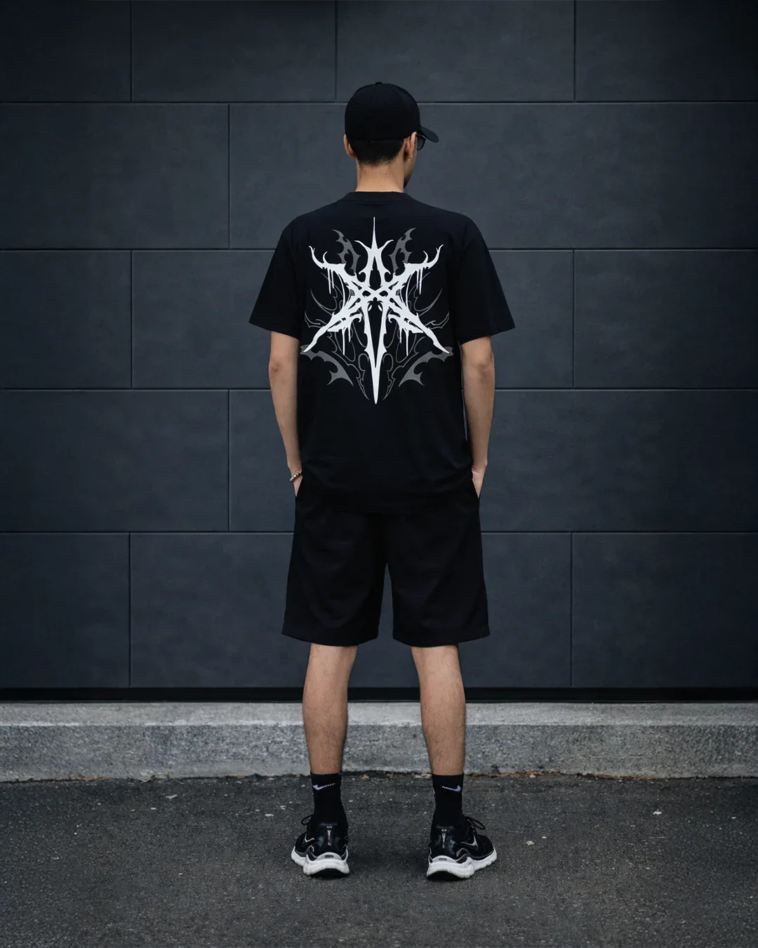 White Thorn Crest - Sivvah