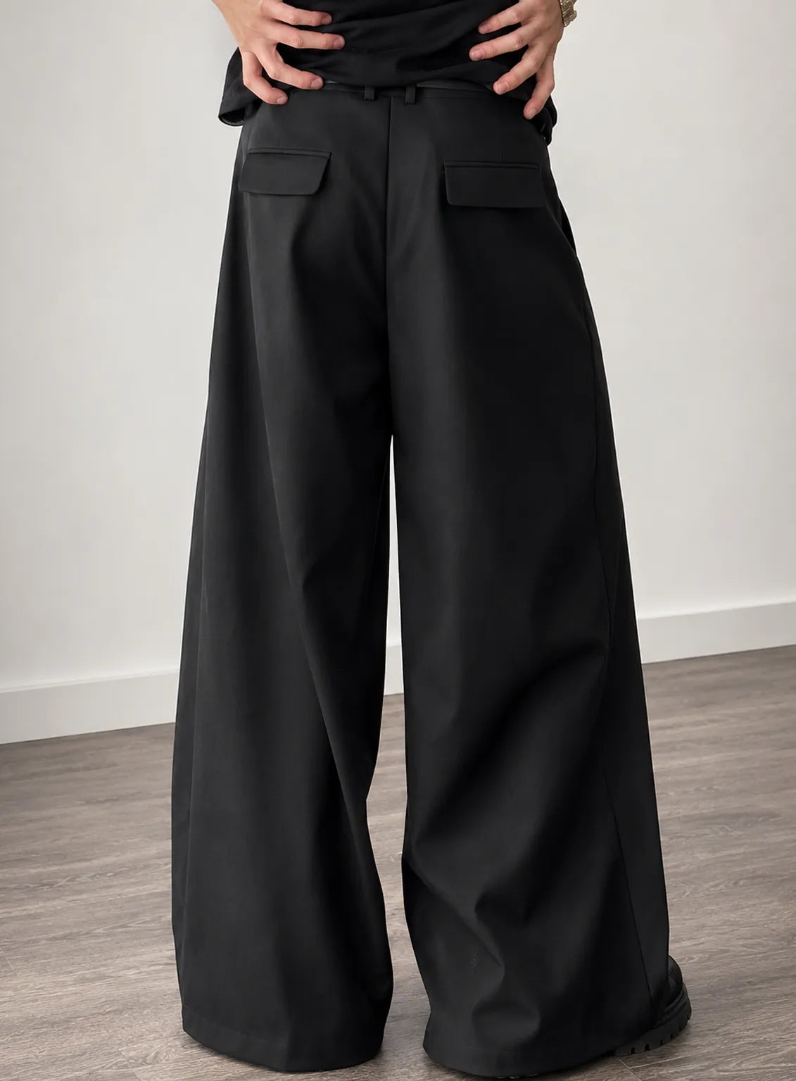 Wide-Leg Pleated Trousers (Pre-Launch)